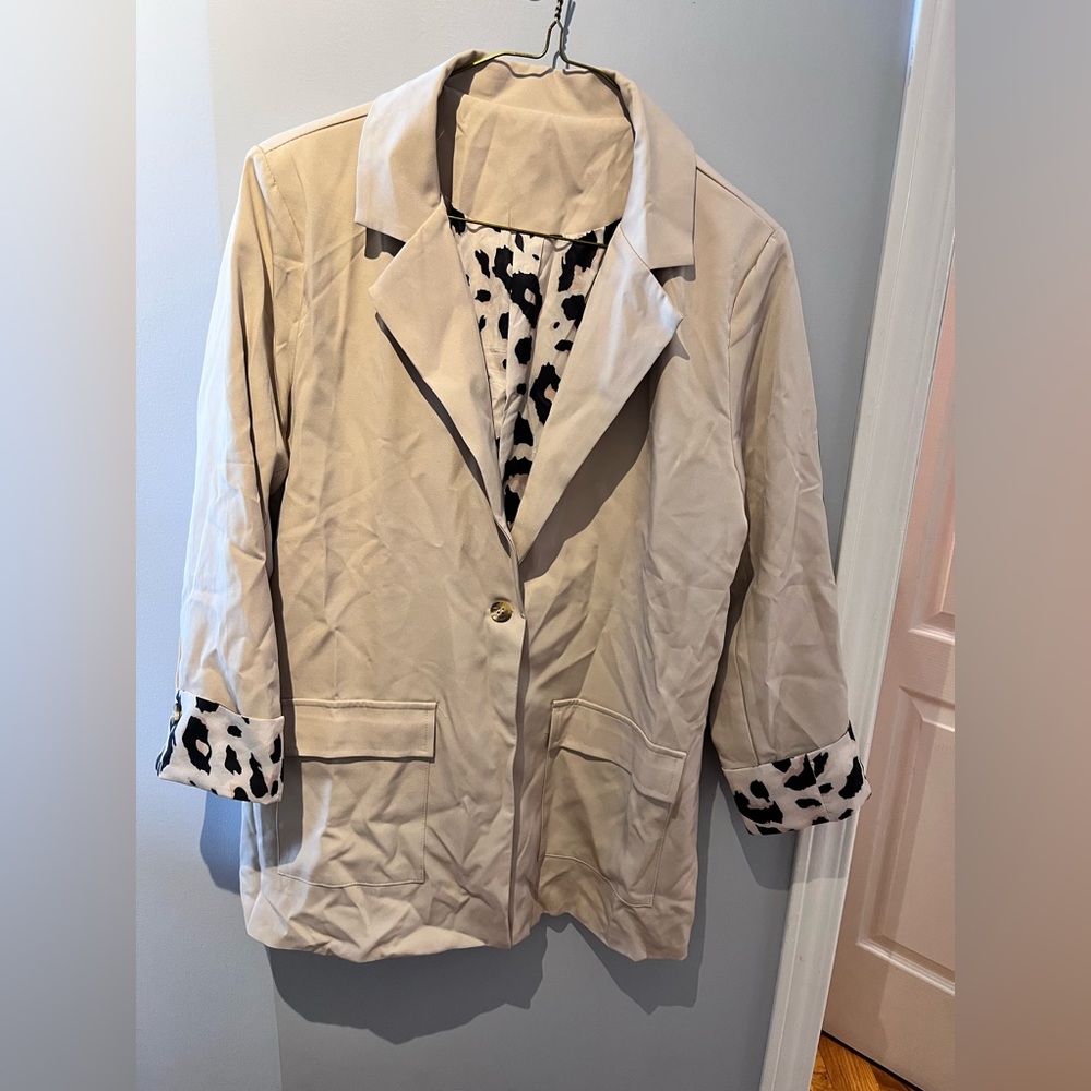 2/$20 NWOT cream blazer sz m